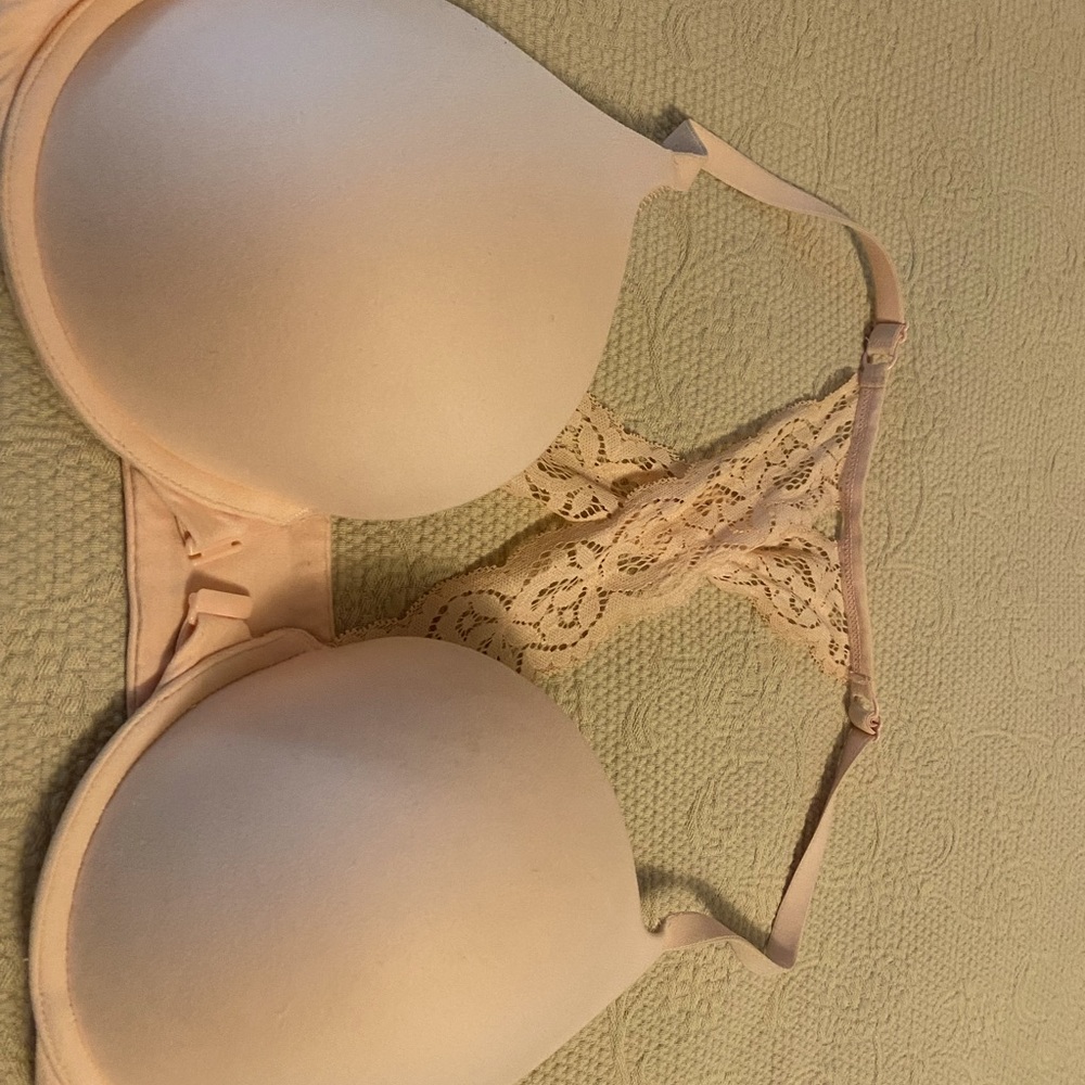 Pink criss cross front clasp bra